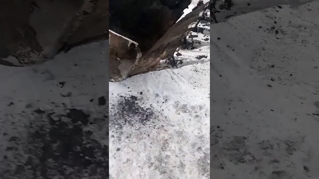 Разорвали ковш на экскаваторе