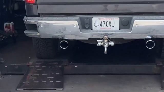 2014 GMC Sierra 5.3L V8 DUAL EXHAUST w/  FLOWMASTER 40 SERIES!