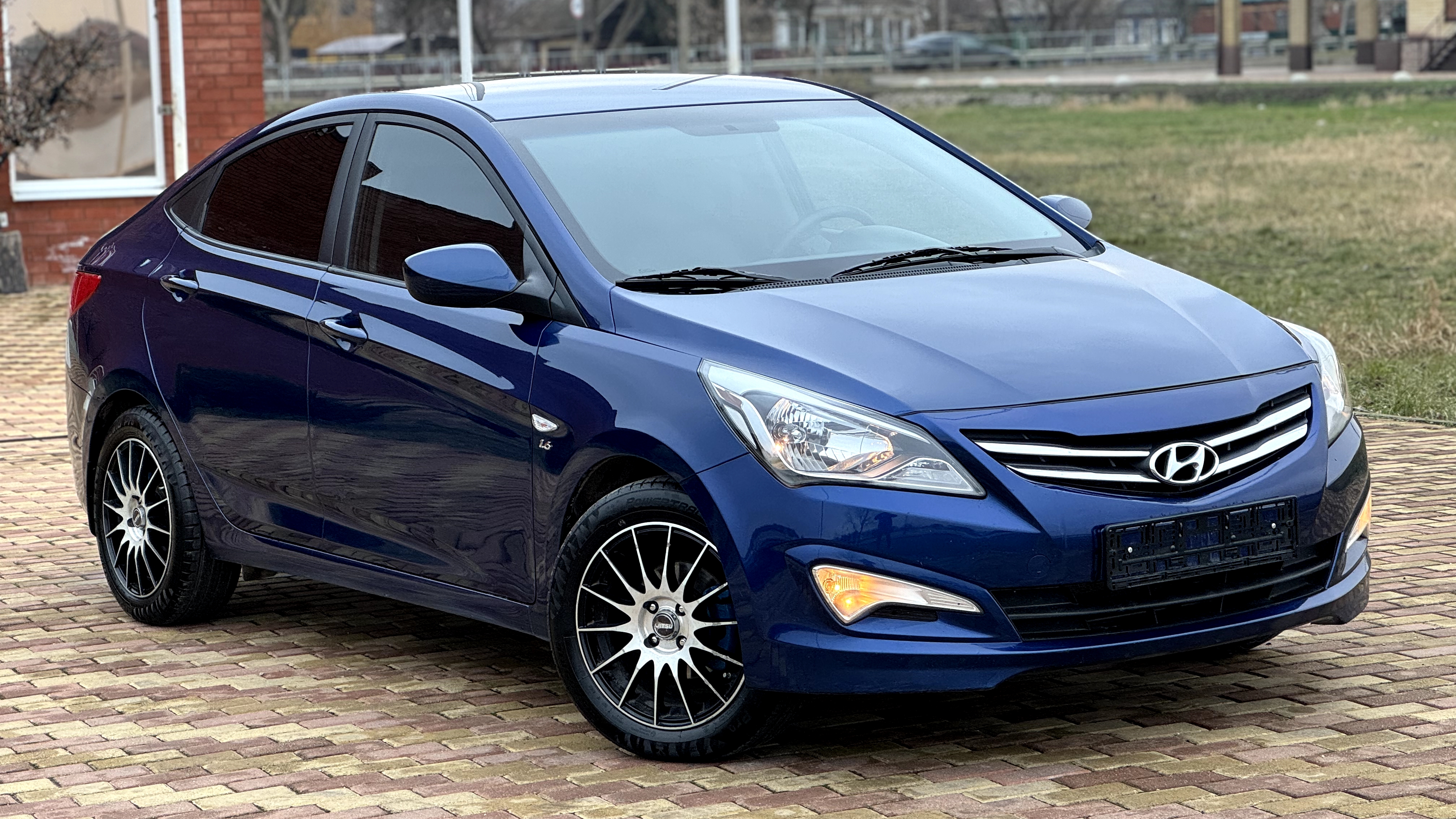 Hyundai Solaris 2015 год! 2 ХОЗЯИНА! АВТО В ЗАВОДСКОМ ОКРАСЕ! МАКСИМАЛЬНАЯ КОМПЛЕКТАЦИЯ!