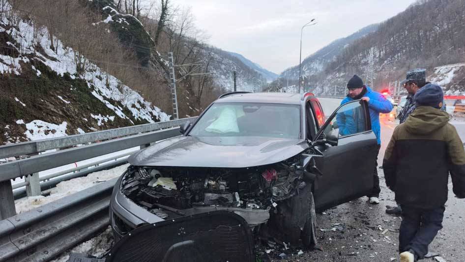 Движение на Краснополянском шоссе в Сочи восстановлено после ДТП