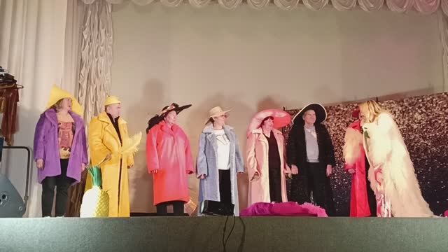 Купите женщине шубу! Исполняет Жанна Прохорихина.