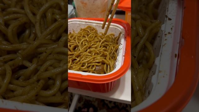 Китайская лапша со 100 летним яйцом