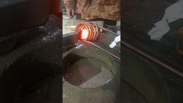 Мой новый помошник в мастерскую индукционый нагреватель.