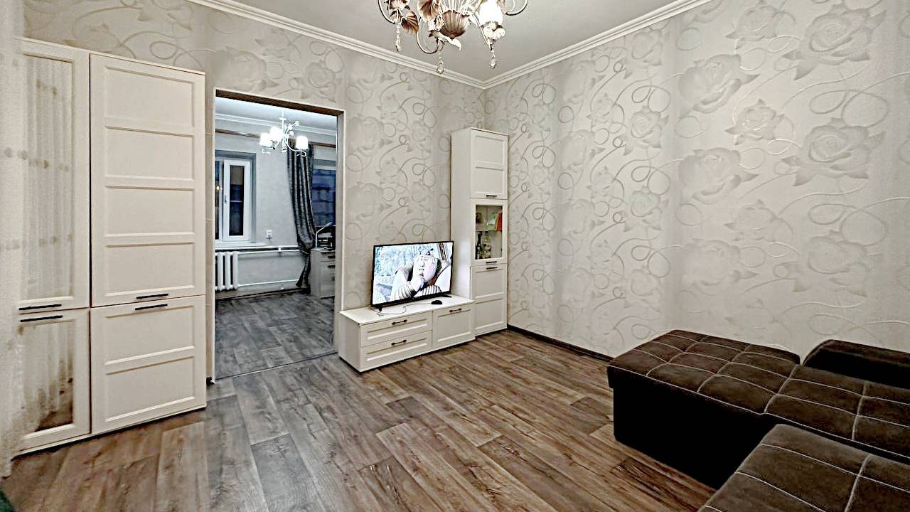 Часть кирпичного дом 80 кв.м. 3 сотки 4 комнаты с ремонтом. Краснодарский край, город Армавир.
