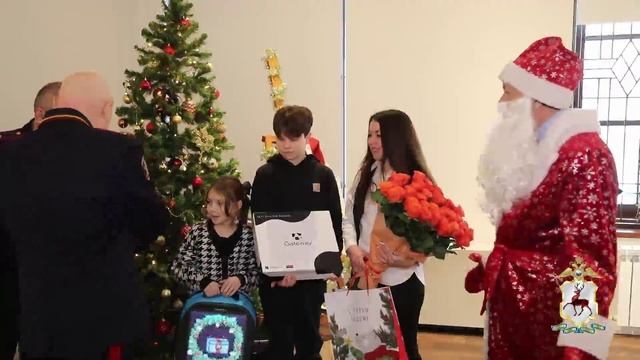 Время дарить волшебство: начальник главка полиции Нижегородской области исполнил мечты детей