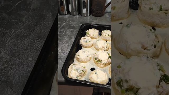 Рулетики с вкусной начинкой. Ветчина с сыром и зелёным луком.