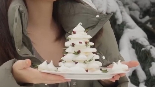 ТОРТ в форме Ёлочки...🎄🎂😋    Рецепт в описании ✍️
