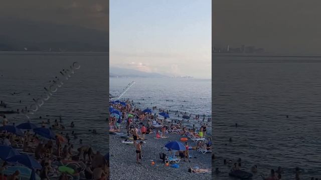 Шумный счастливый вечер пляж Кобулети 06.08.2024 Аджария Грузия
