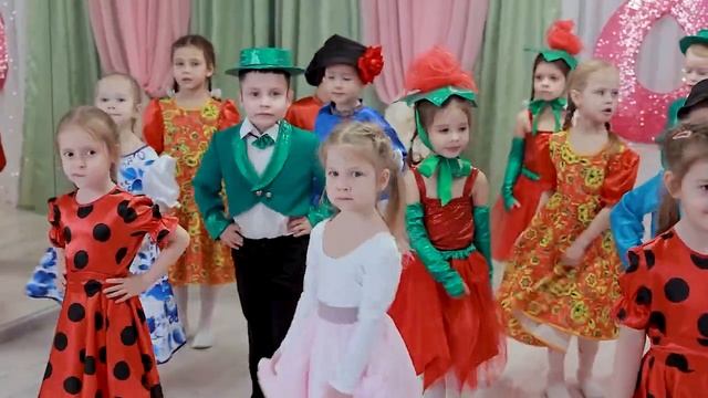 "Мамочка любимая" сл. и муз.  М. Басовой, весенний утренник 8 марта, средняя группа