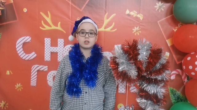С наилучшими пожеланиями в Новом году от учащихся младших классов