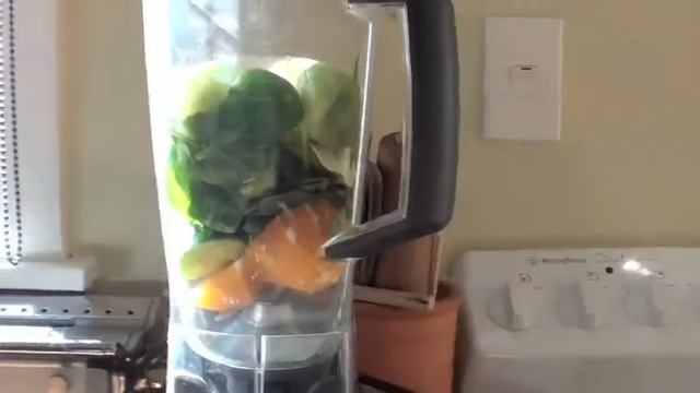 Green Smoothie!! Immune Boosting & YUMMY!!
