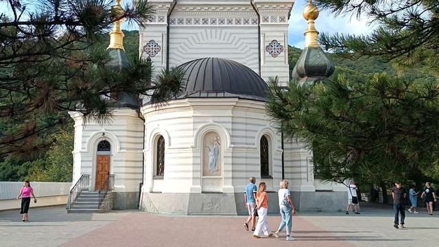 Святые места Крыма(Алупка).mp4