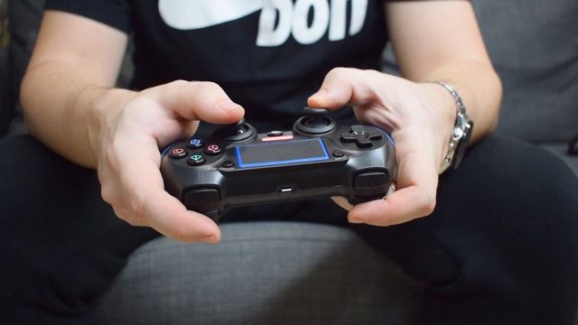НЕДОРОГОЙ геймпад для твоей PS4 / SVEN GC-4020 - Обзор
