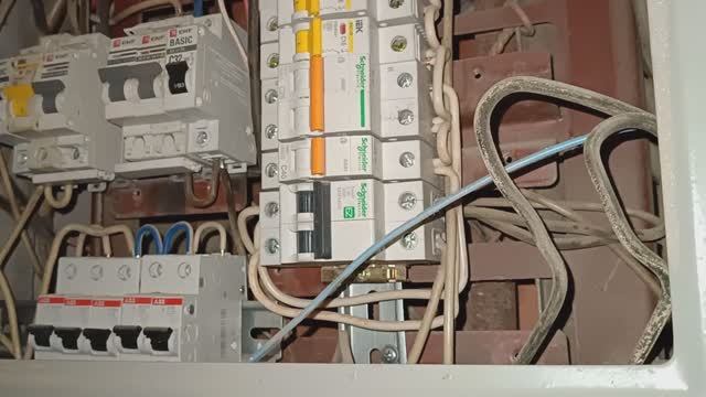 Зануление в старой панельке существует ? Необычный набор автоматики в 1 квартиру. Сборка без УЗО.