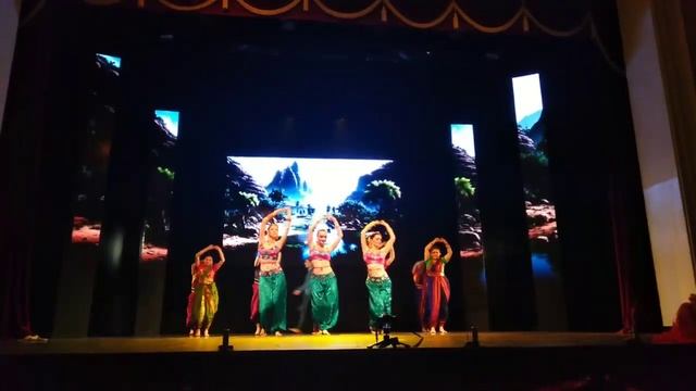 Manohari, Bollywood dance