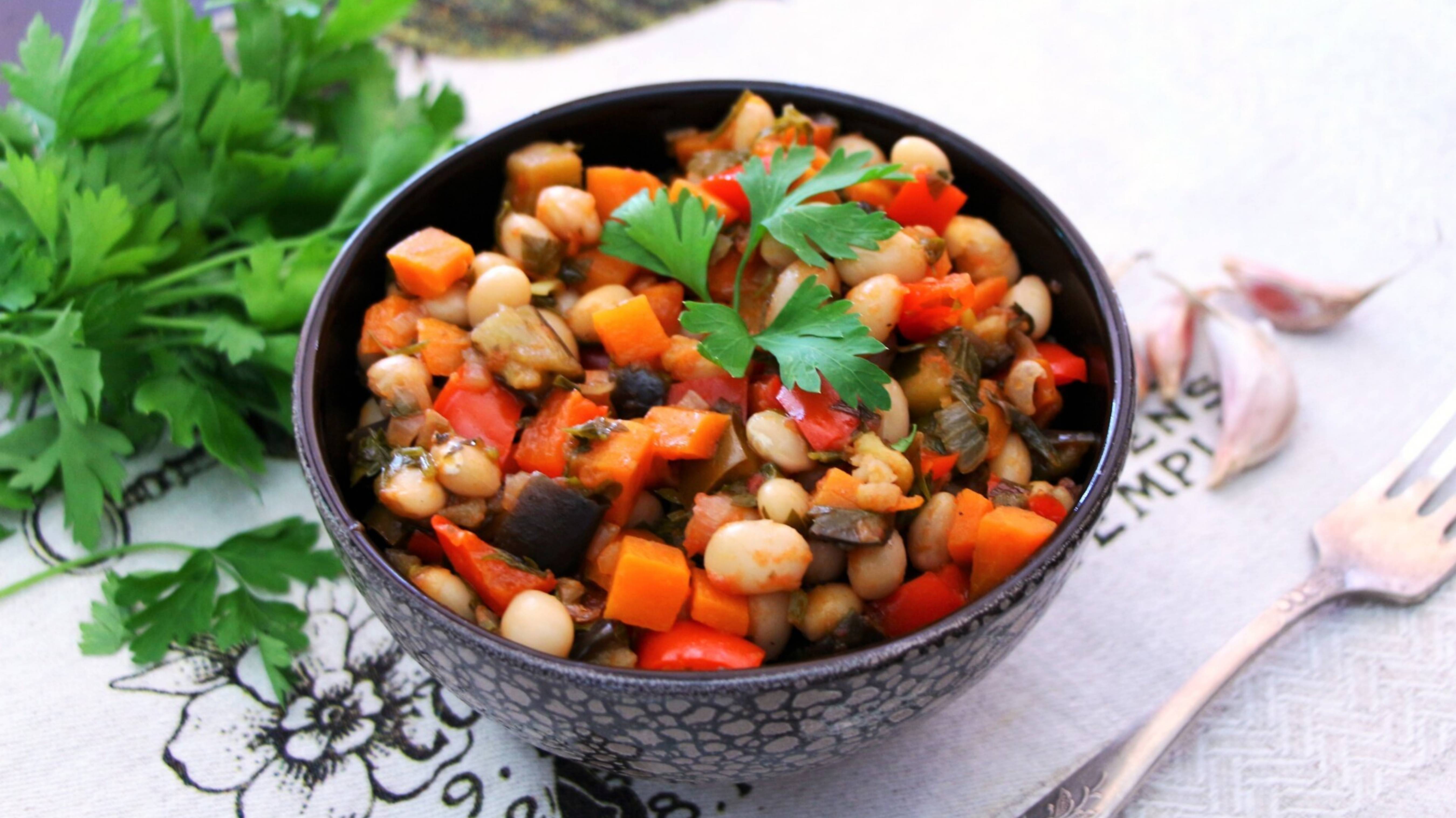 Лобио 🍲🥘🫘🍞 с овощами
