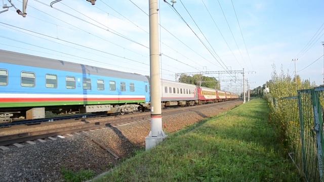 ЭП2К с с фирменным поездом "Гранд Экспресс"