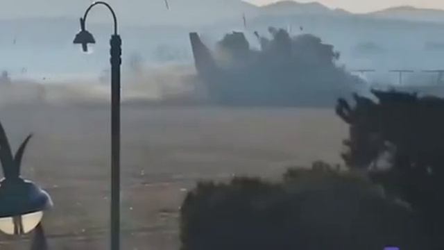 ⚡️Пассажирский самолет разбился при посадке в аэропорту Южной Кореи.
На борту судна авиакомпании