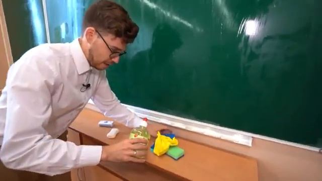 8 СПОСОБОВ ПРАНКАНУТЬ УЧИТЕЛЯ В ШКОЛЕ !