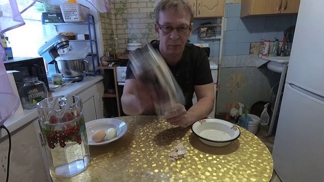 Как мгновенно  почистить яйца  при помощи воды - Лайфхак .
