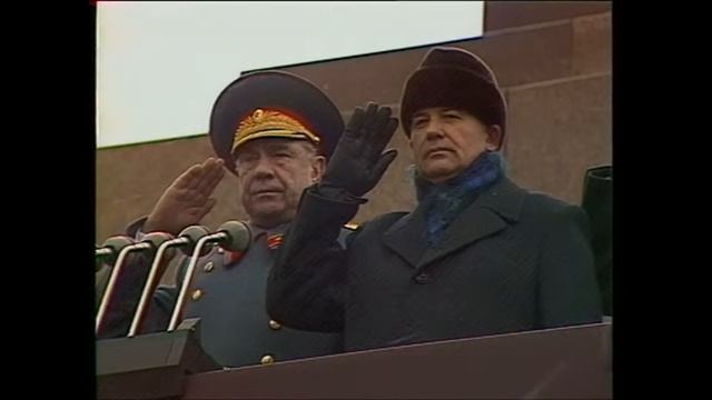 Парад на Красной площади в Москве, 7 ноября 1987 года.