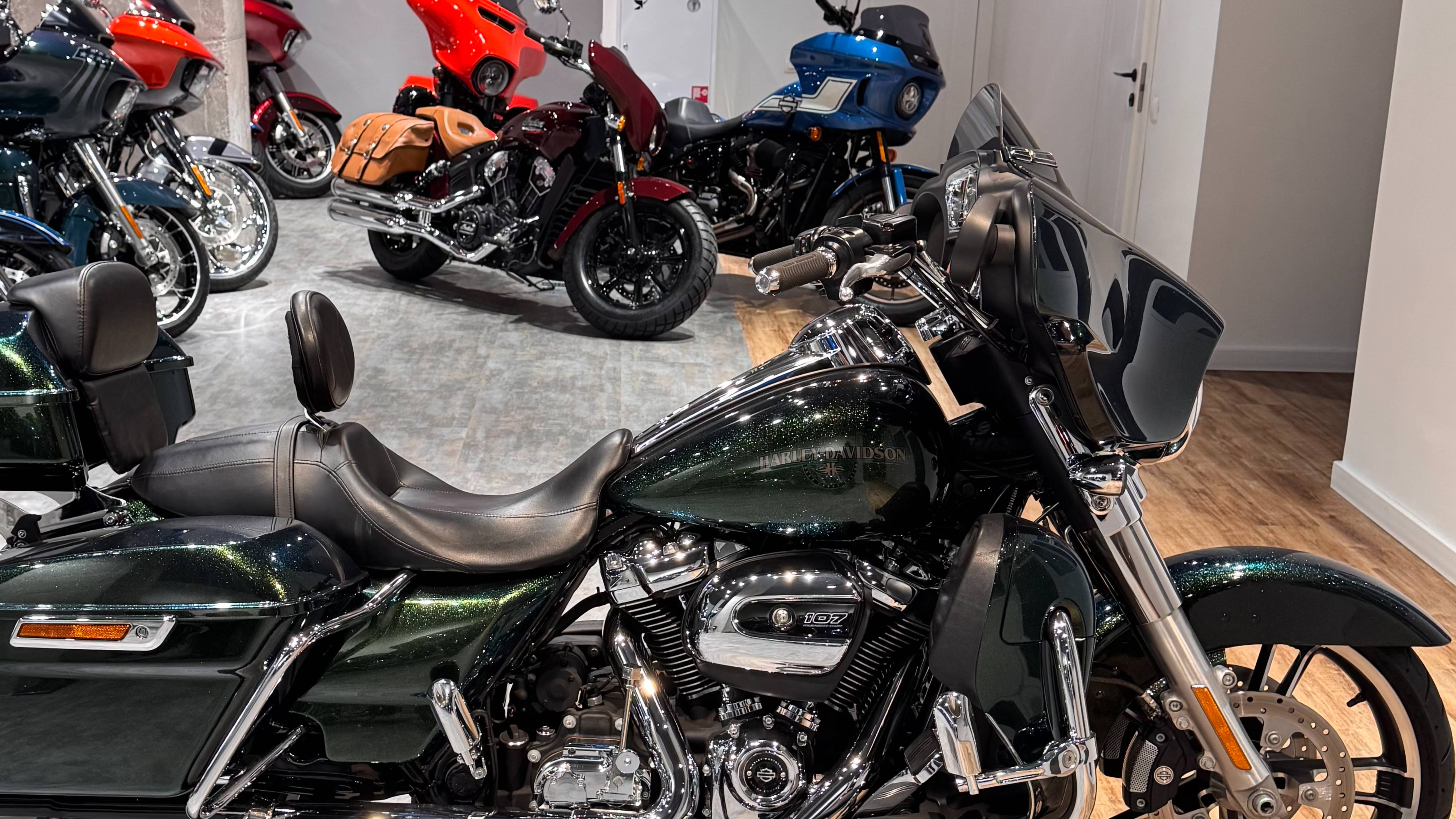 2018 HD Street Glide 11K Chameleon Flake