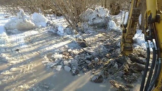Клык-корчеватель для ЮМЗ в работе..mp4