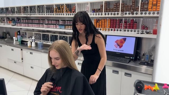 Haircut or hairstyle? Hairdresser or barber? В парикмахерскую на английском.