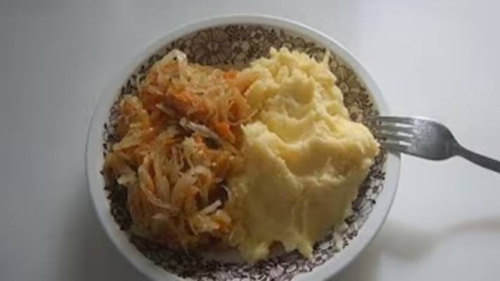 Капуста тушённая с мясом