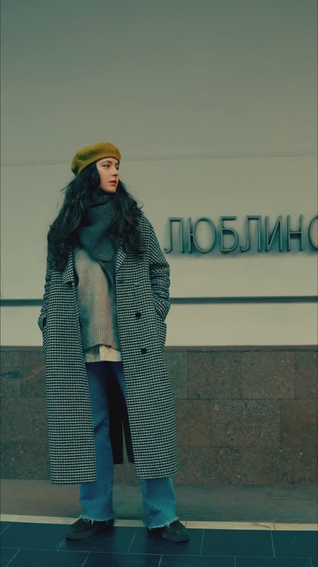 "На метро в Люблино" 
#Люблино #попмузыка #попса #новинка #новаяпесня #медляк #метро #шортс