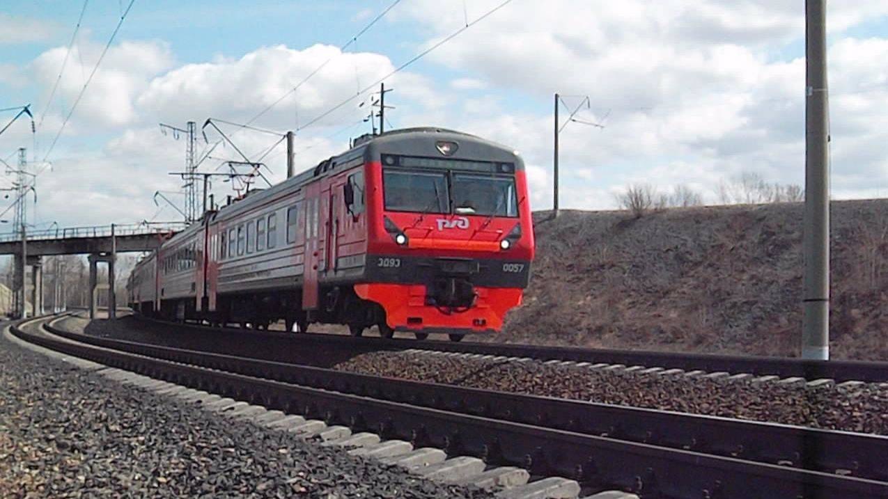 Электропоезд ЭД9Э-0057