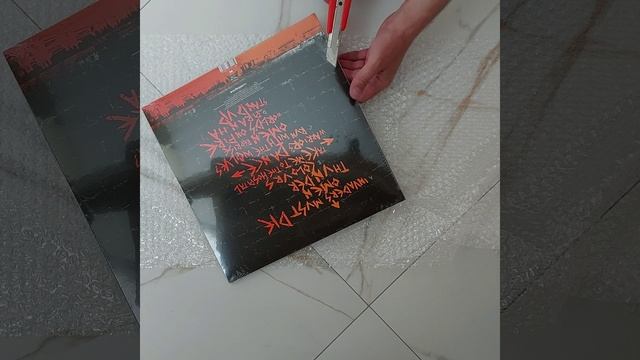 Распаковка винила 1