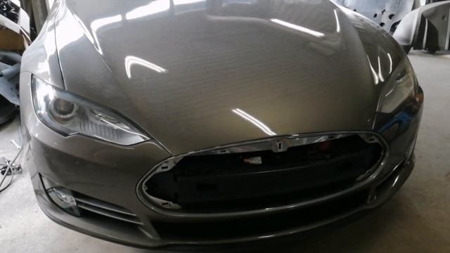 Небольшой ремонт Tesla model S. Tesla model s body repair.