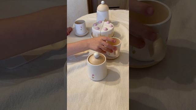 Детская игрушечная посудка из дерева