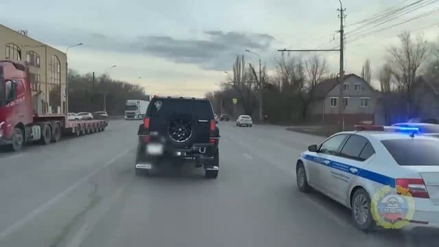 Водитель отказался пропускать полицию и скорую