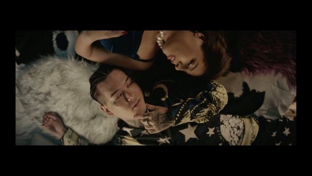 [MASHUP] YZERR - Wet Skin (feat. IO) / Justin Bieber - What Do You Mean?