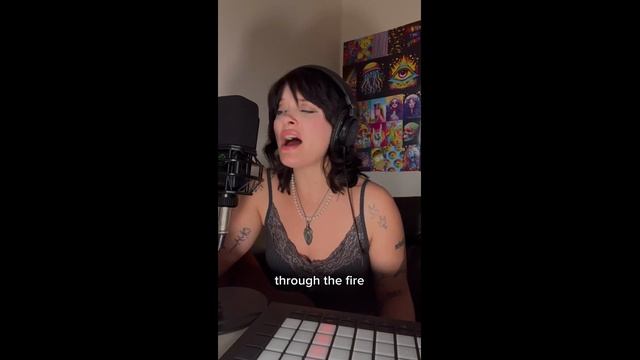 Day 3 of becoming a looping queen #singersongwriter