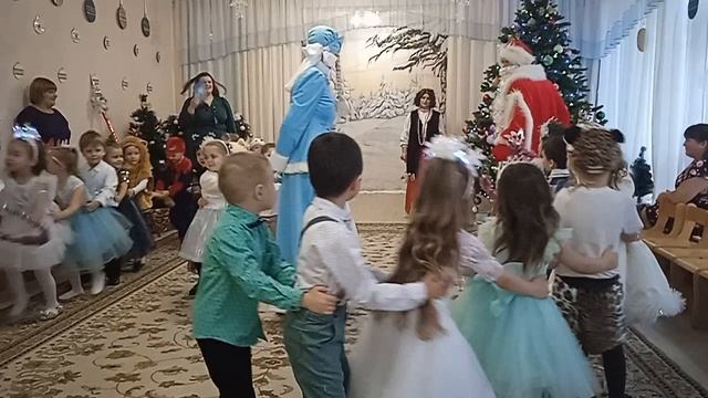 Фрагмент утренника группа "Ромашка"