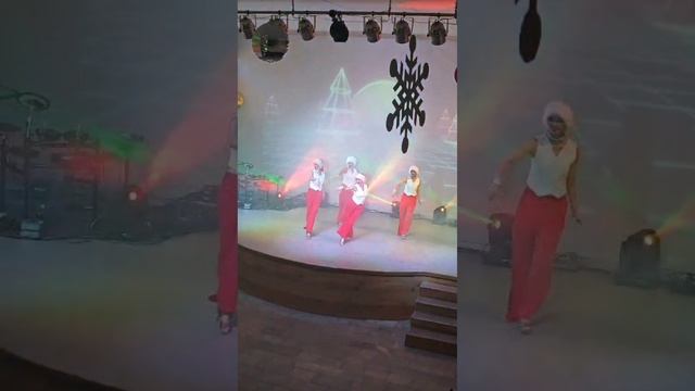 BACHATA lady style г. Качканар #танцы #бачата #новыйгод #праздник #елка