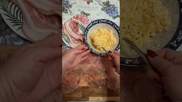 Курицу в беконе запеки - на Новогодний стол подай для всей семьи!