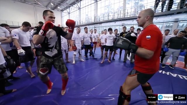 Бокс от Федора Емельяненко, работа на лапах и в парах