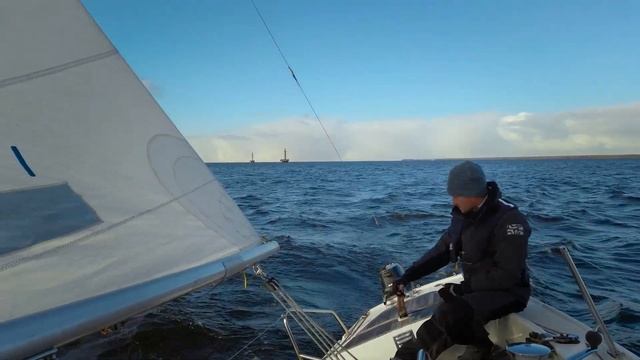 H-boat - финский монотип. Эстетика, динамика и неожиданный комфорт для спортивной парусной яхты.