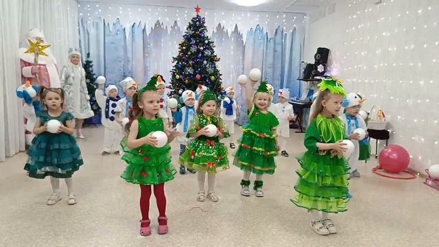 танец "Снежные комочки" Новогодний утренник