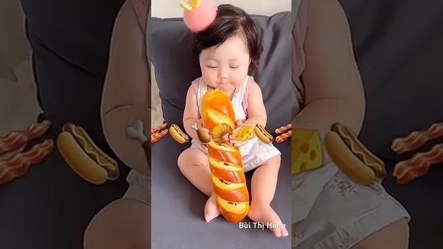 Bữa xế muộn với chiếc bánh mì siêu to #shorts #viralvideo