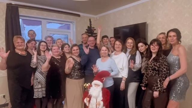 Мы от всего коллектива ГастроЦентра поздравляем Вас с Наступающим Новым годом 🎅🎉