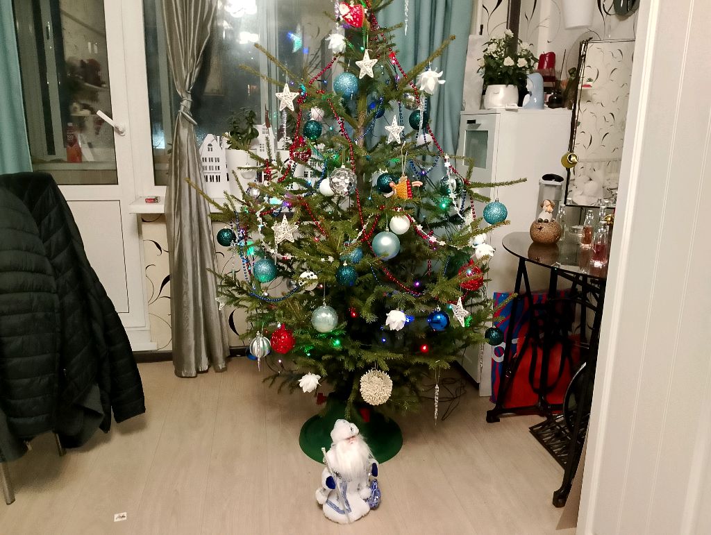 скоро новый год встречаем все в месте