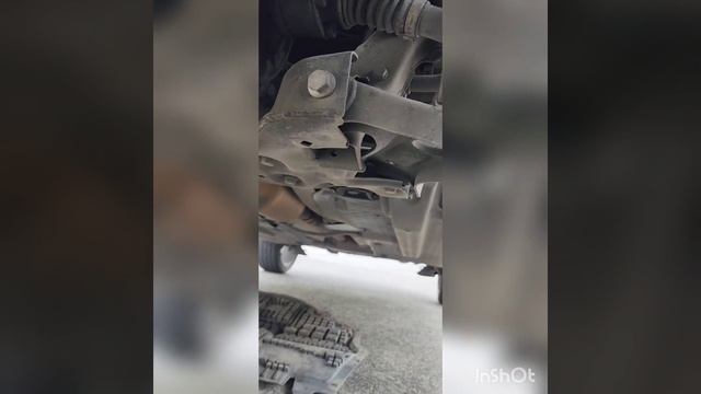 2010 VW Polo lower control arm replacement.