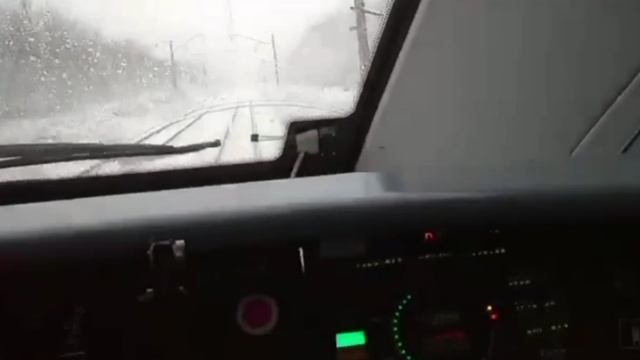 В кабине электрички