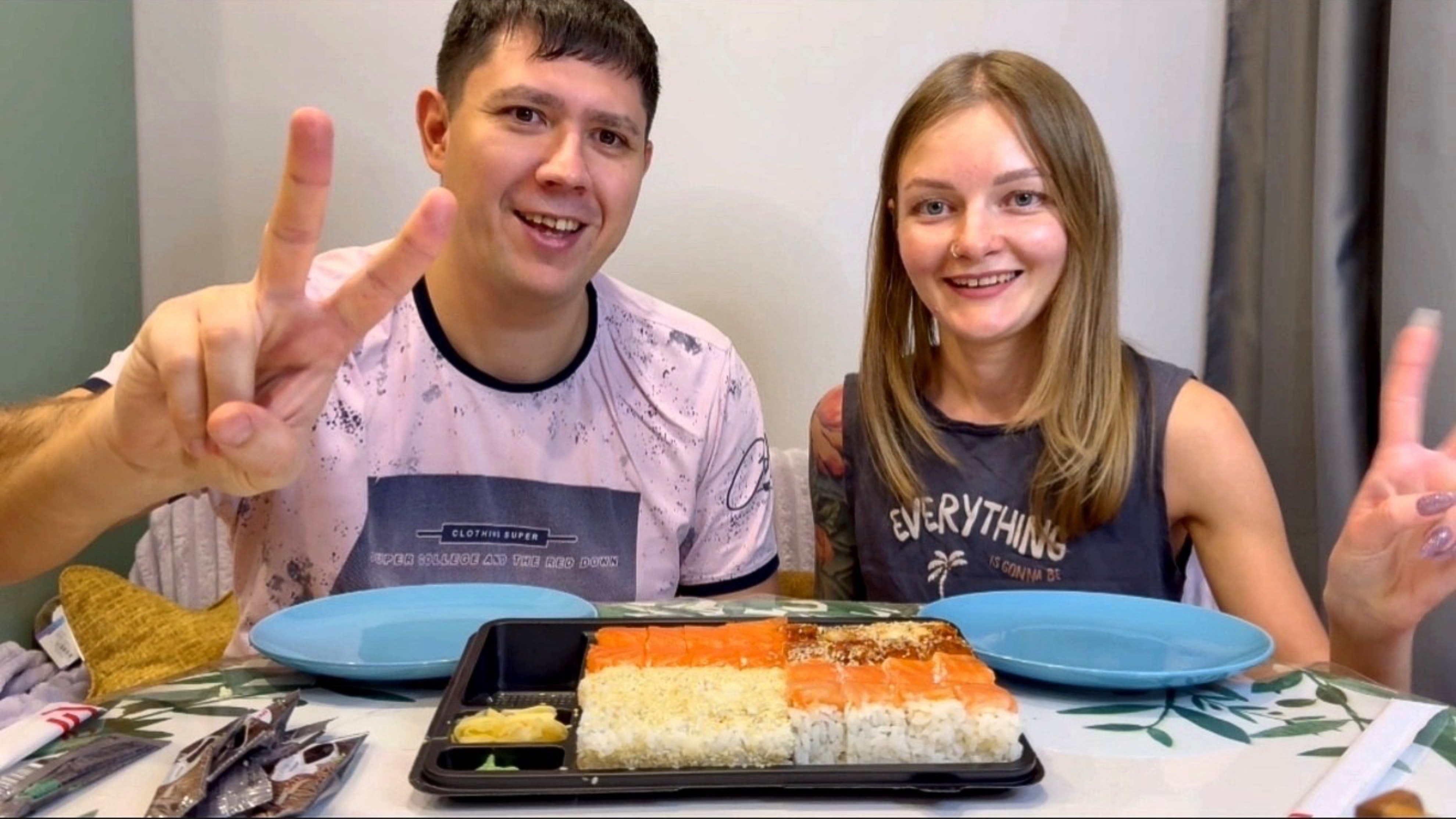 МУКБАНГ РОЛЛЫ🍱