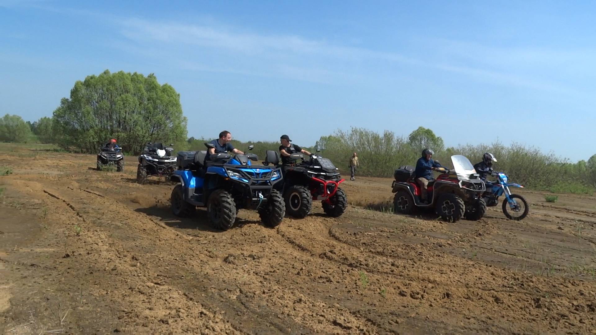Гонка и покатушки в песках - новый Odes 1000, CFmoto X8ho, Stels Guepard 800, BRP 1000, Stels 500